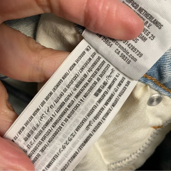 ABERCROMBIE & FITCH SIMONE HIGH RISE STRAIGHT JEANS, distressed crop sz 27/ 4 - Picture 4 of 8